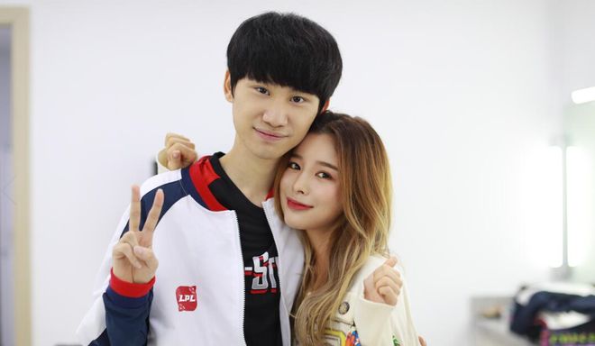 孙兴慜在比 孙兴慜在比